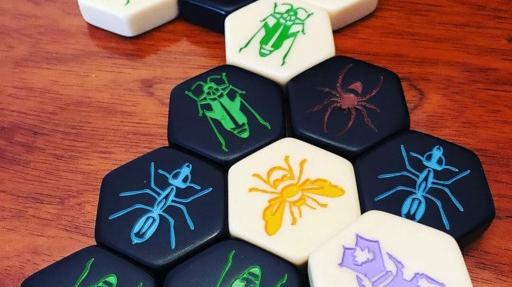 Imagen de reseña: «"Hive"»