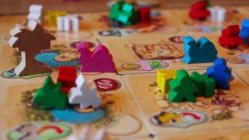 Imagen de reseña: «"Five Tribes"»